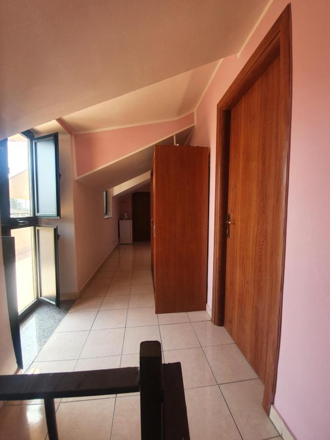 Royal Palace Gate Hotell San Nicola La Strada Eksteriør bilde